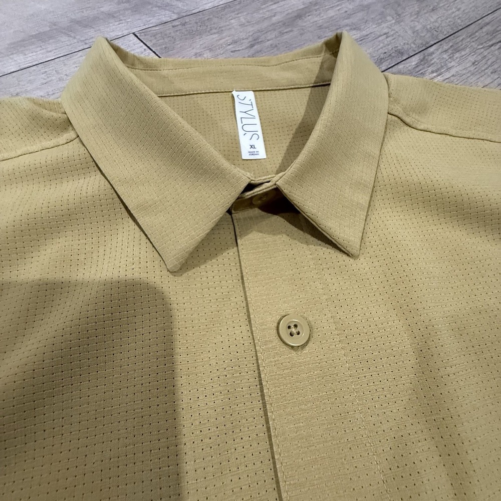 Stylus Men's Button-Up Short Sleeve Shirt In Size XL NWT